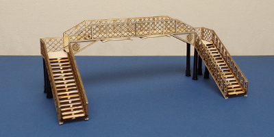B 00-31 OO gauge GWR style platform footbridge